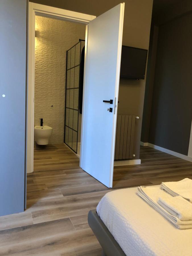 A Due Passi Dalla Scalinata Rooms Кальтаджироне Экстерьер фото