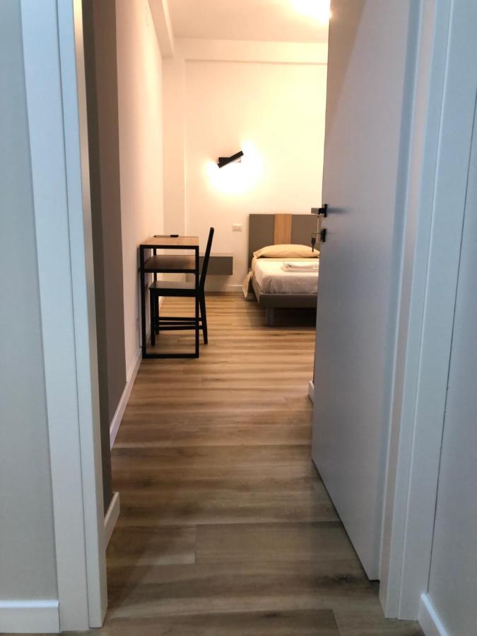A Due Passi Dalla Scalinata Rooms Кальтаджироне Экстерьер фото